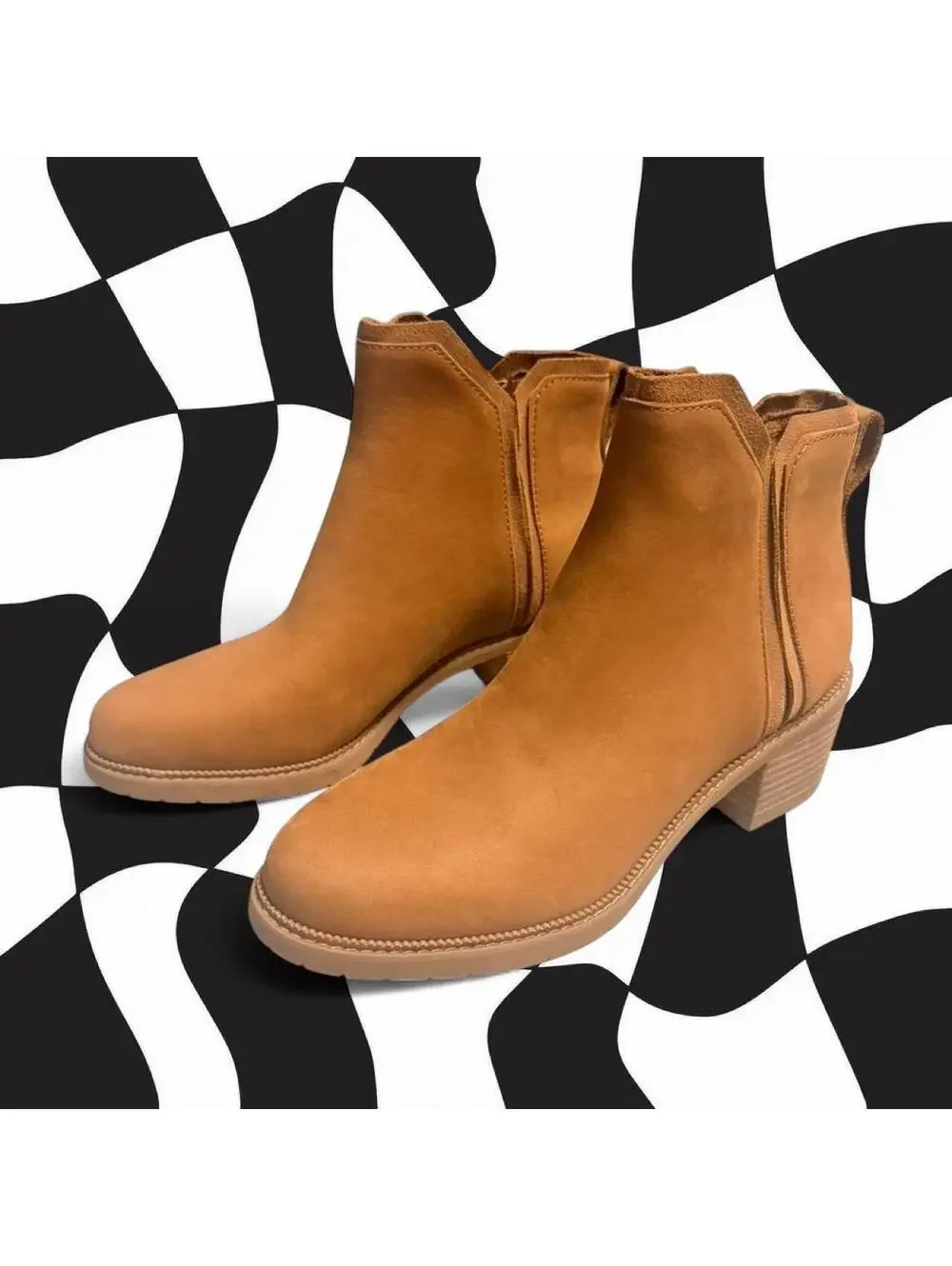 Tom’s Hailey Tan leather ankle boots with a heel